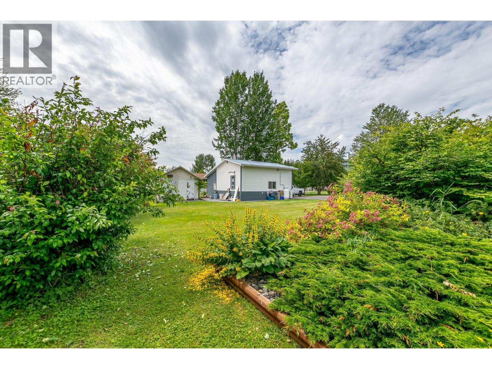 1421 Rauma Avenue, Sicamous