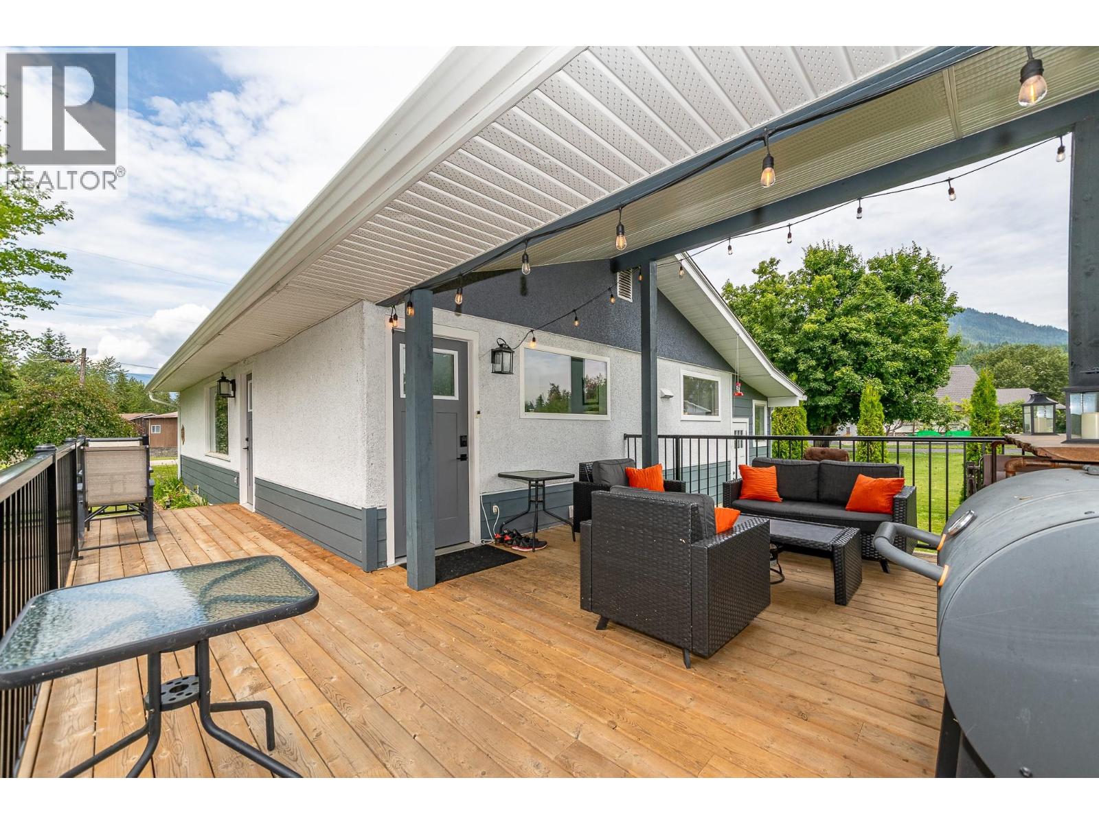 1421 Rauma Avenue, Sicamous