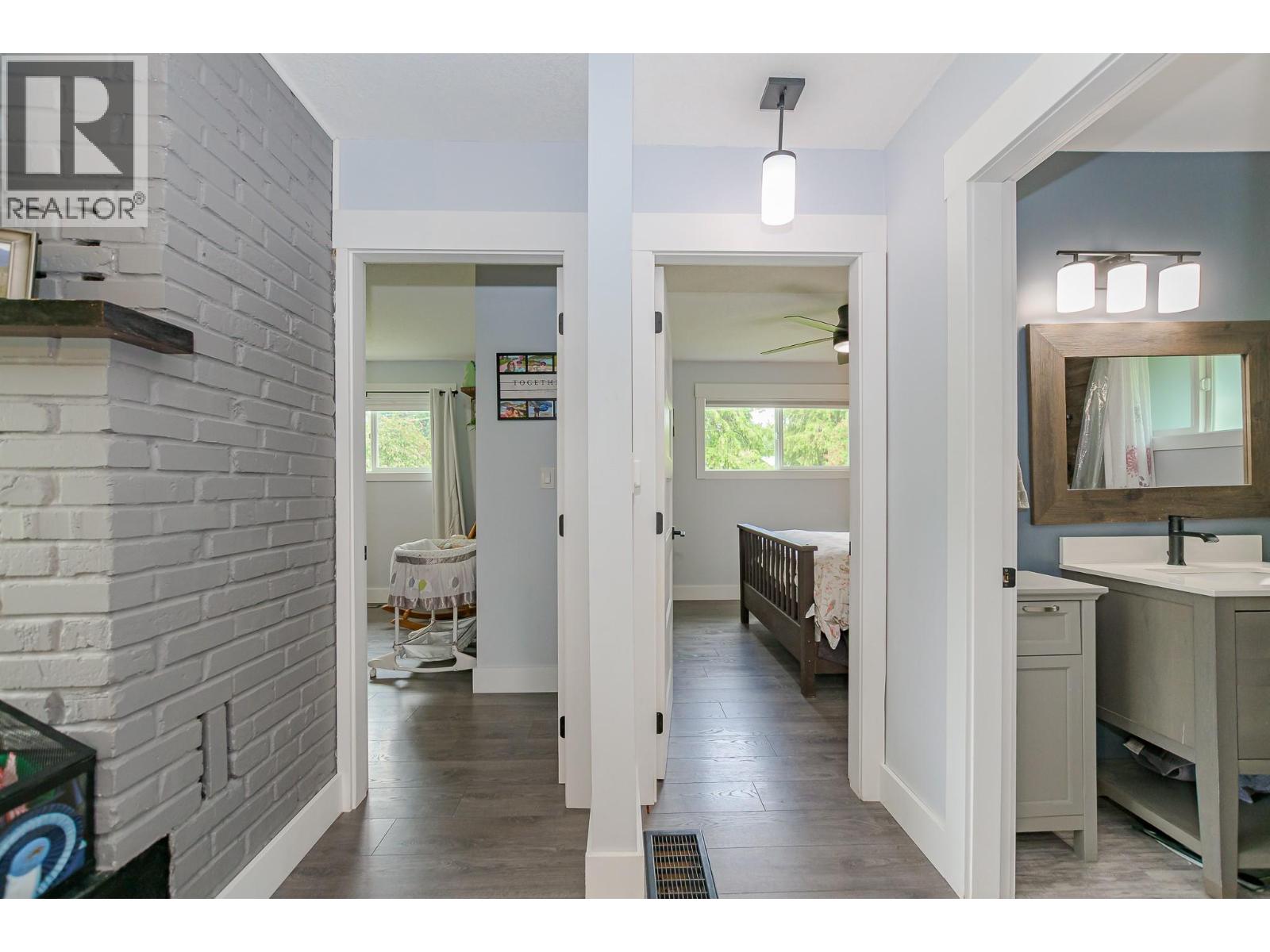 1421 Rauma Avenue, Sicamous