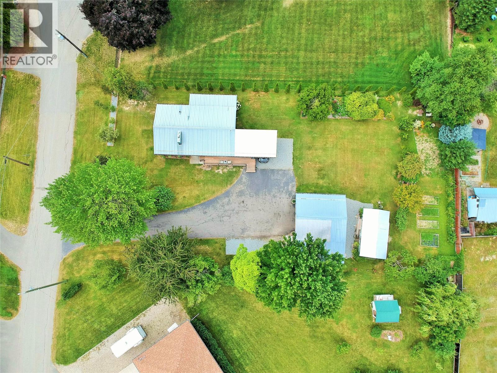 1421 Rauma Avenue, Sicamous