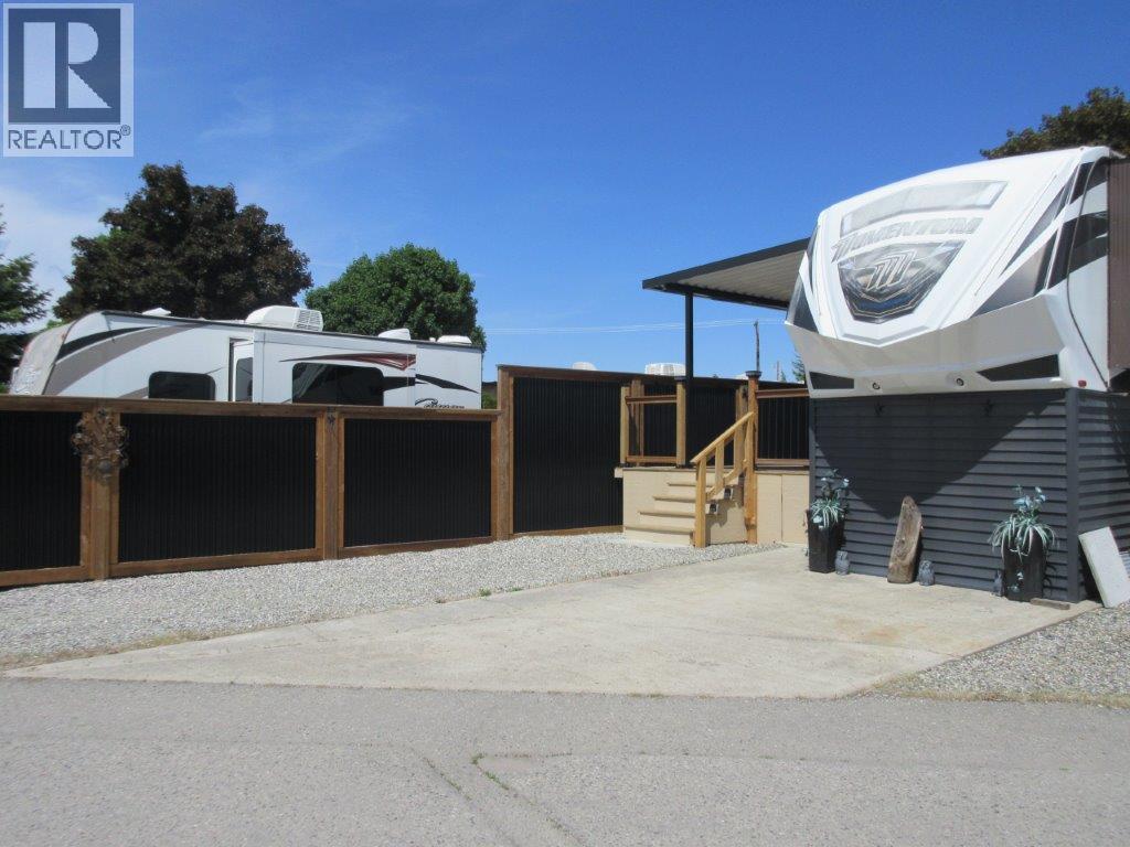 570 415 Commonwealth Road, Kelowna