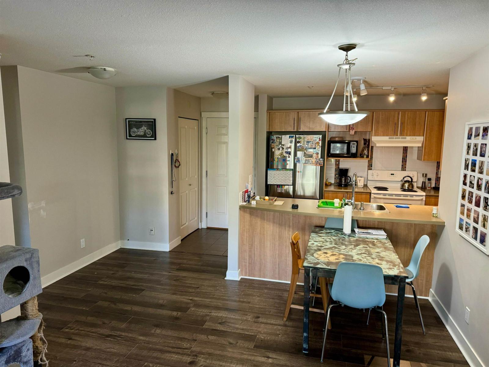 206 19388 65 AVENUE, Surrey