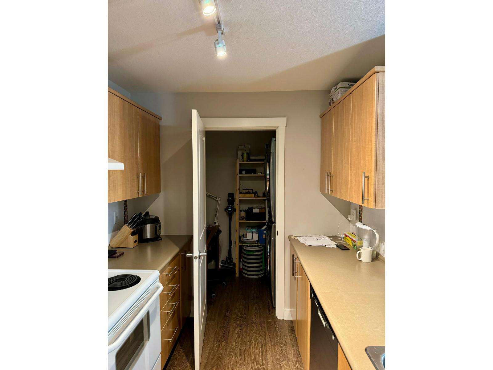 206 19388 65 AVENUE, Surrey