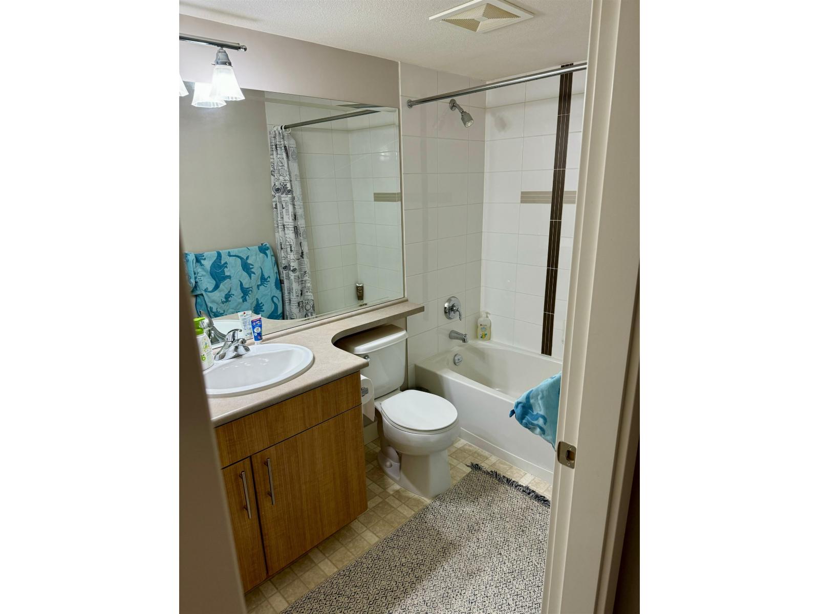 206 19388 65 AVENUE, Surrey