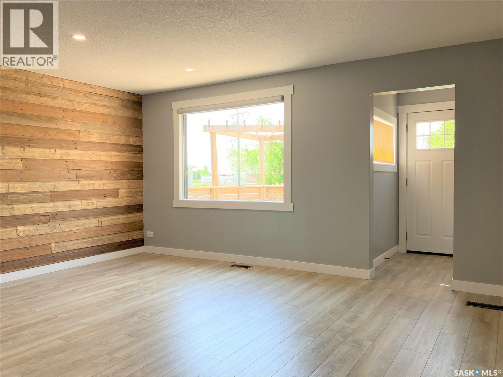 710 Railway AVENUE - Photo 5 of 33, Milestone, Saskatchewan