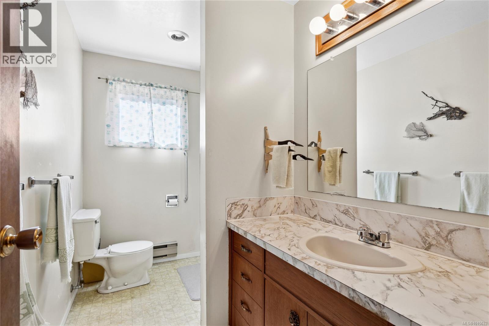 651 Belyea Rd, Qualicum Beach