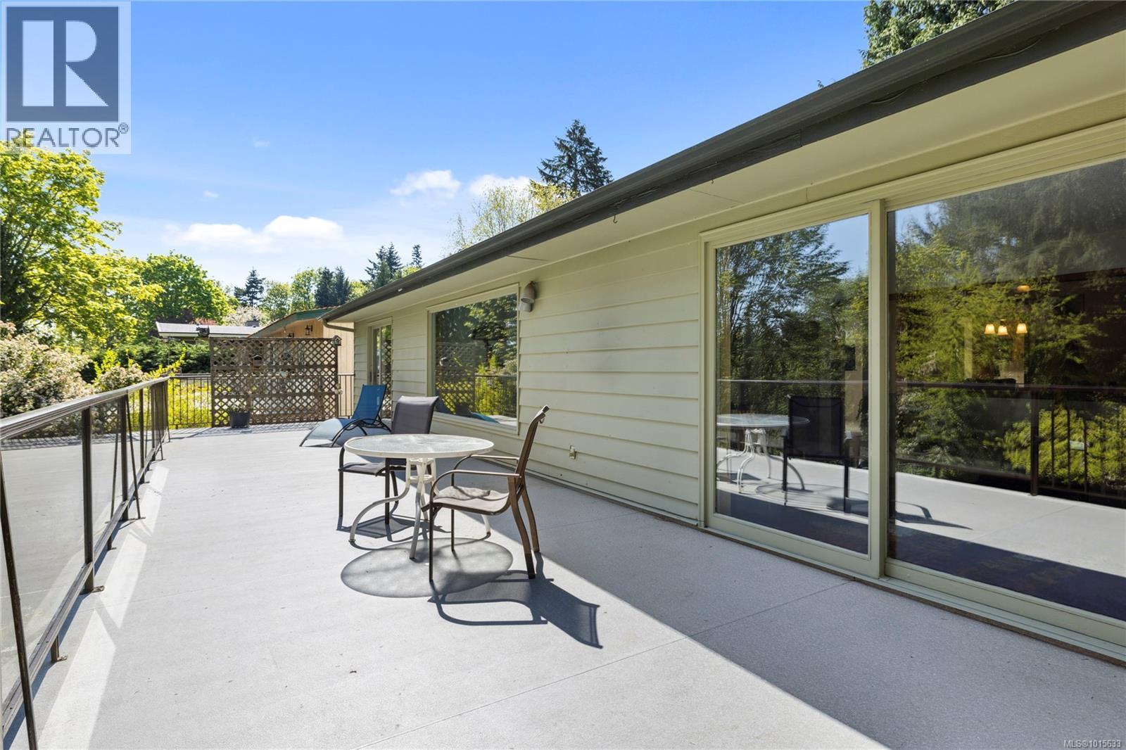 651 Belyea Rd, Qualicum Beach