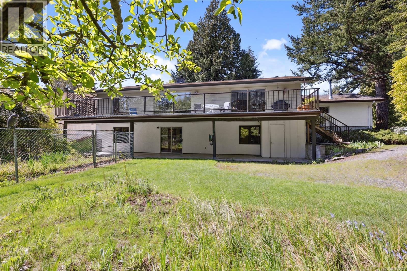 651 Belyea Rd, Qualicum Beach