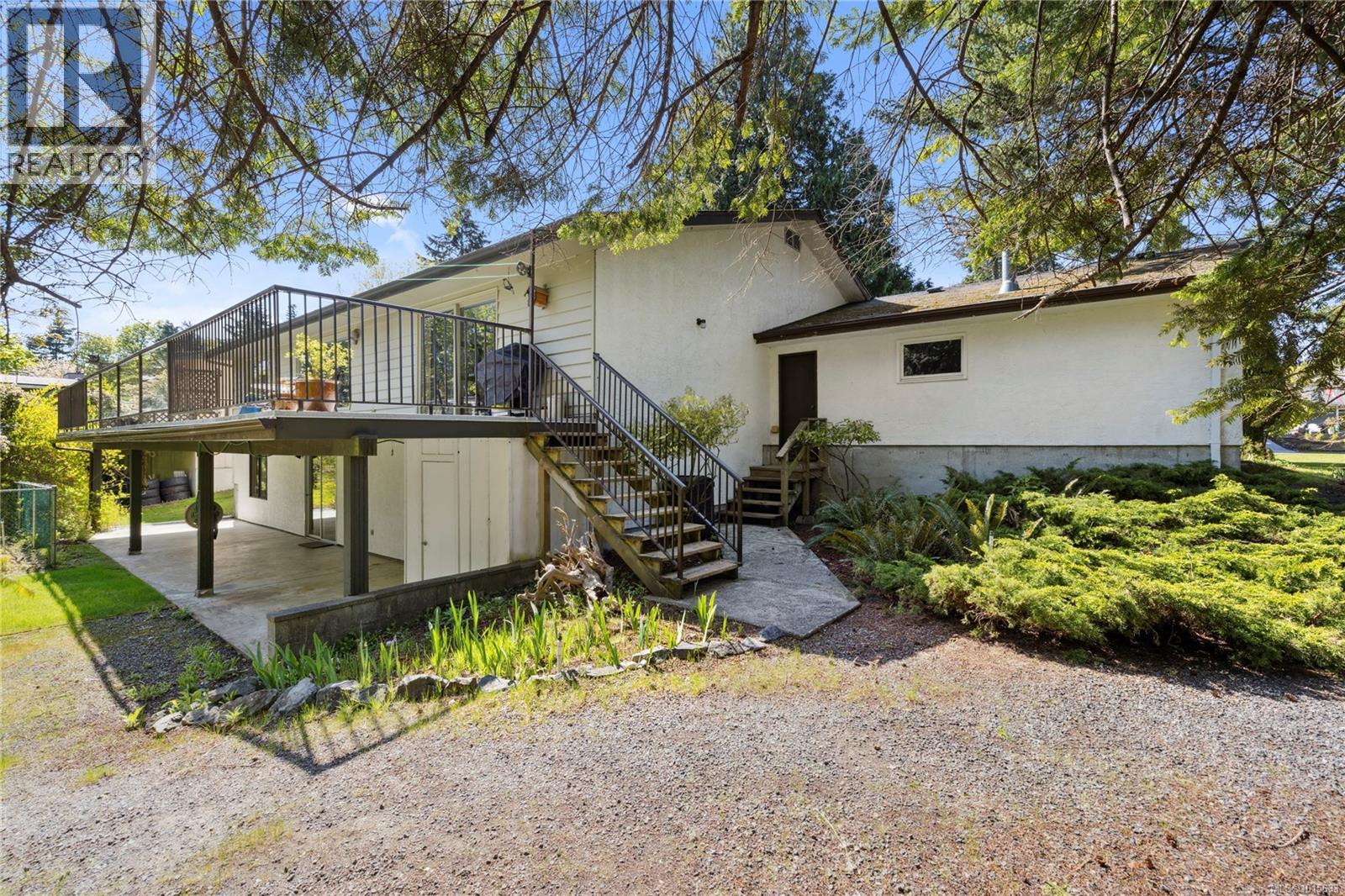651 Belyea Rd, Qualicum Beach
