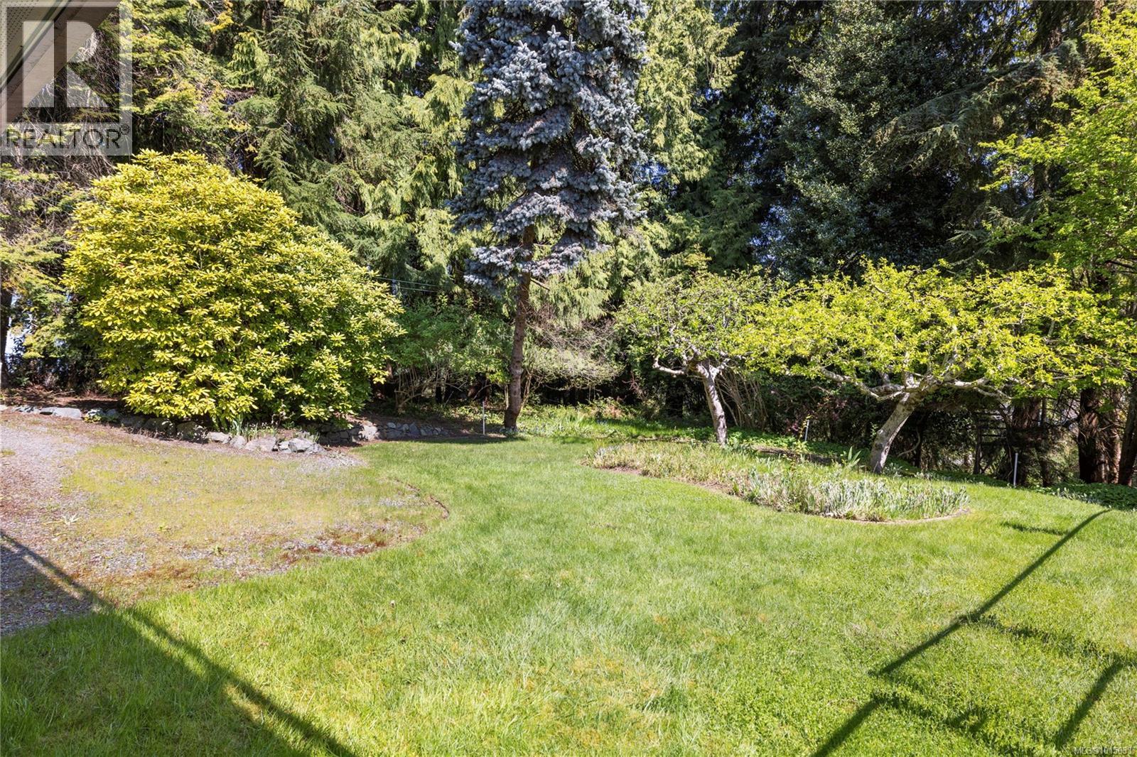 651 Belyea Rd, Qualicum Beach