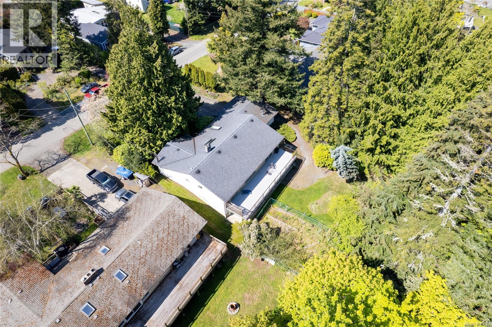 651 Belyea Rd, Qualicum Beach
