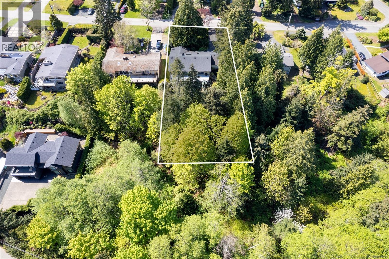 651 Belyea Rd, Qualicum Beach