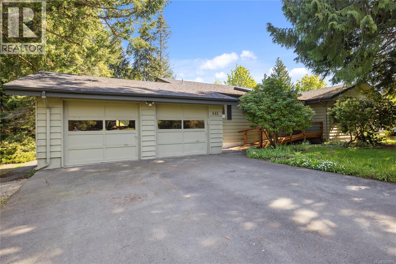 651 Belyea Rd, Qualicum Beach