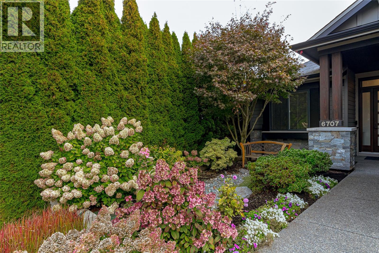  6707 Tamany Drive, Central Saanich