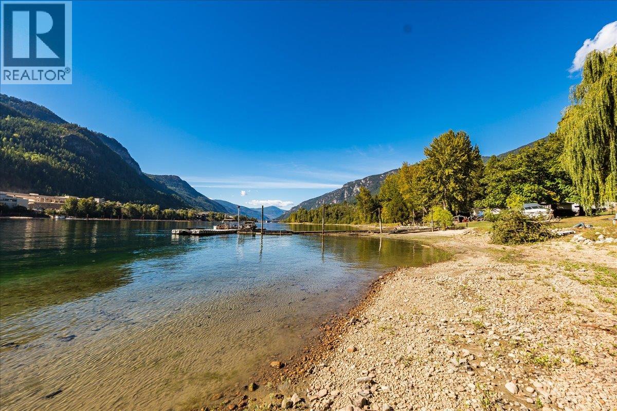 3788 Broadwater Road, Castlegar