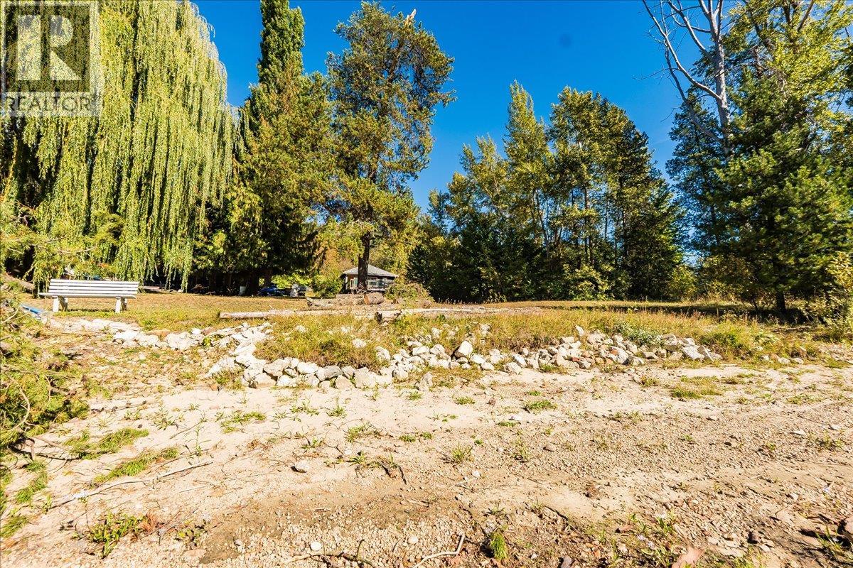 3788 Broadwater Road, Castlegar