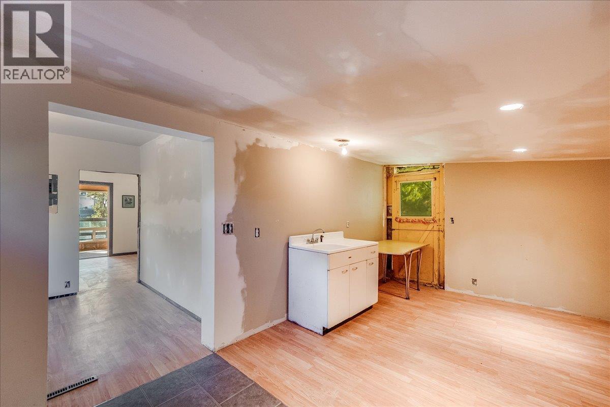 3788 Broadwater Road, Castlegar