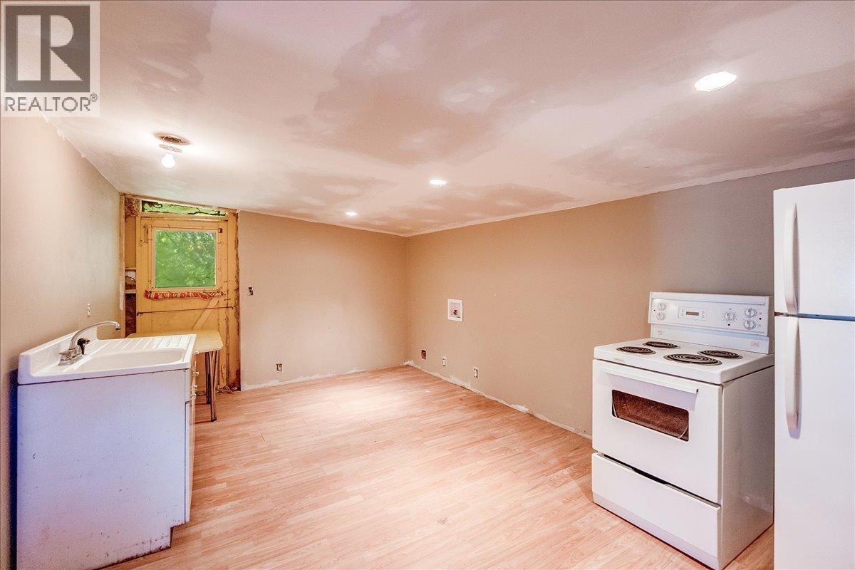 3788 Broadwater Road, Castlegar