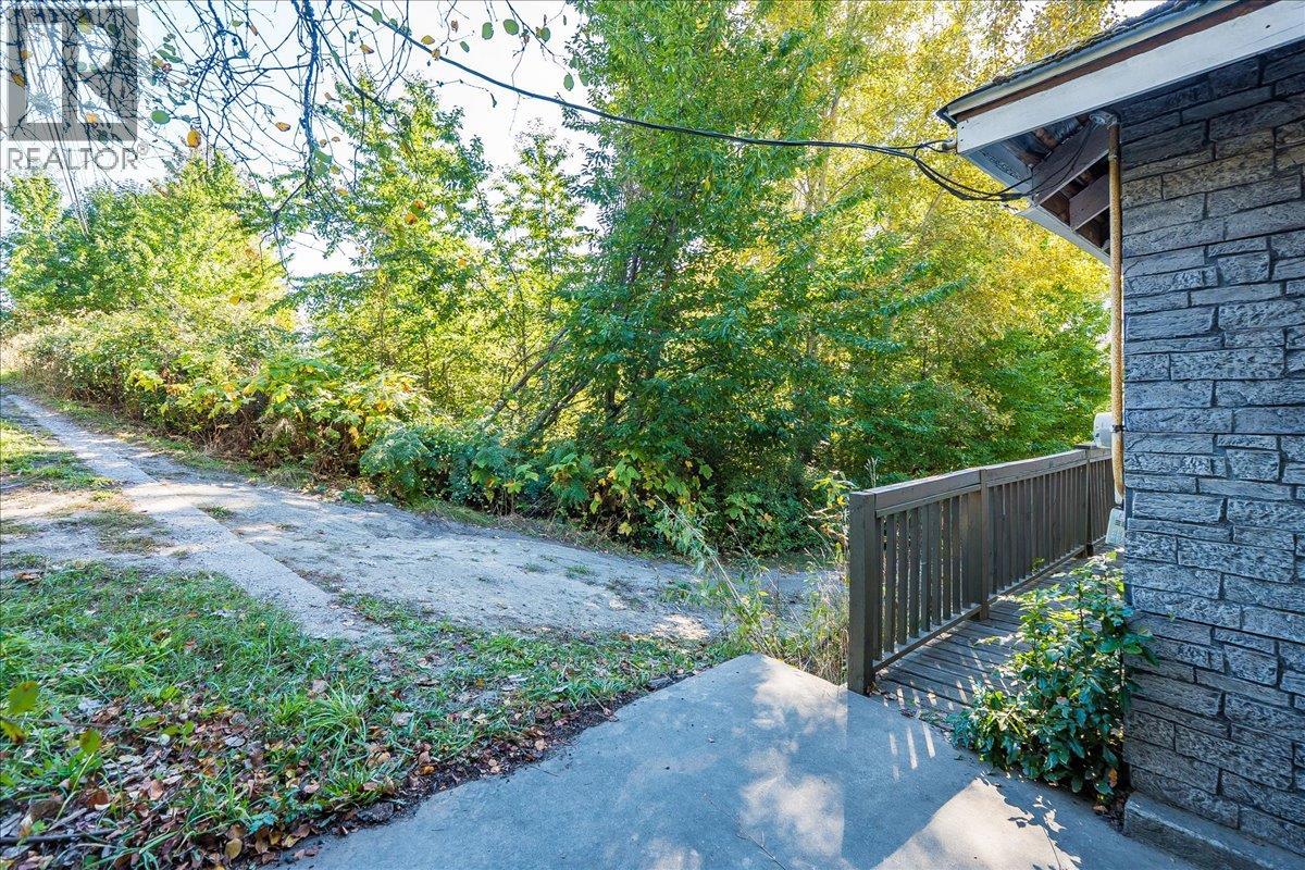 3788 Broadwater Road, Castlegar