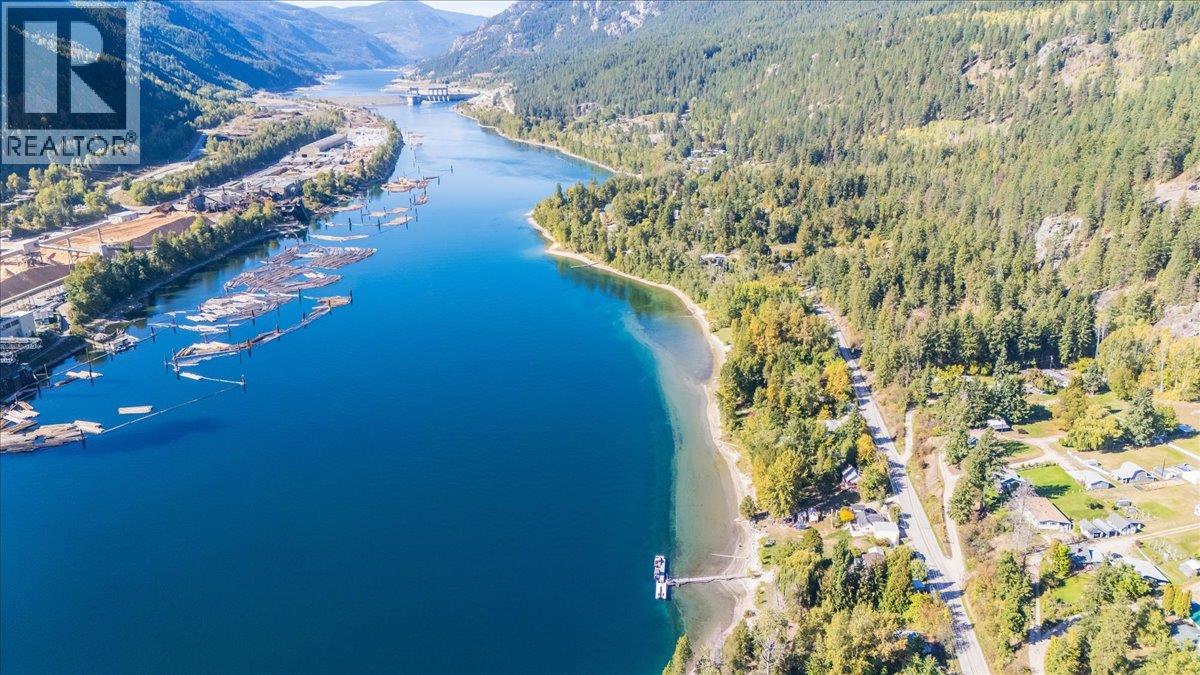 3788 Broadwater Road, Castlegar