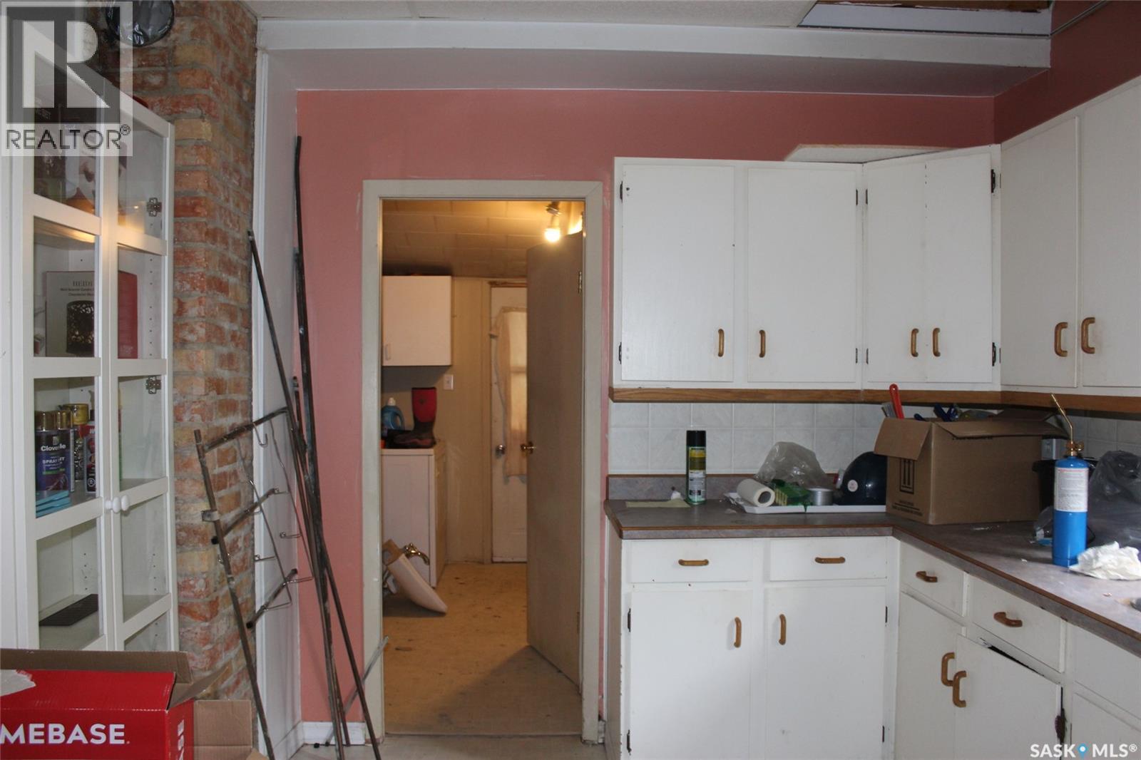 423 2ND STREET W - 3