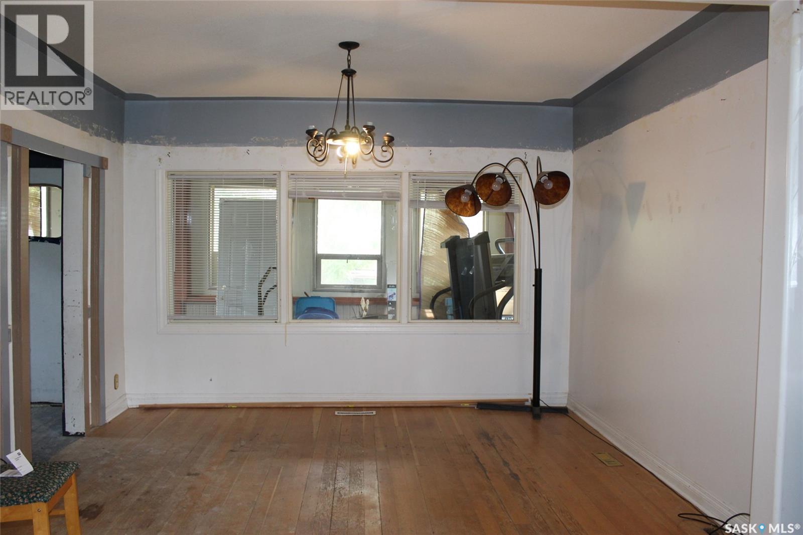 423 2ND STREET W - 5