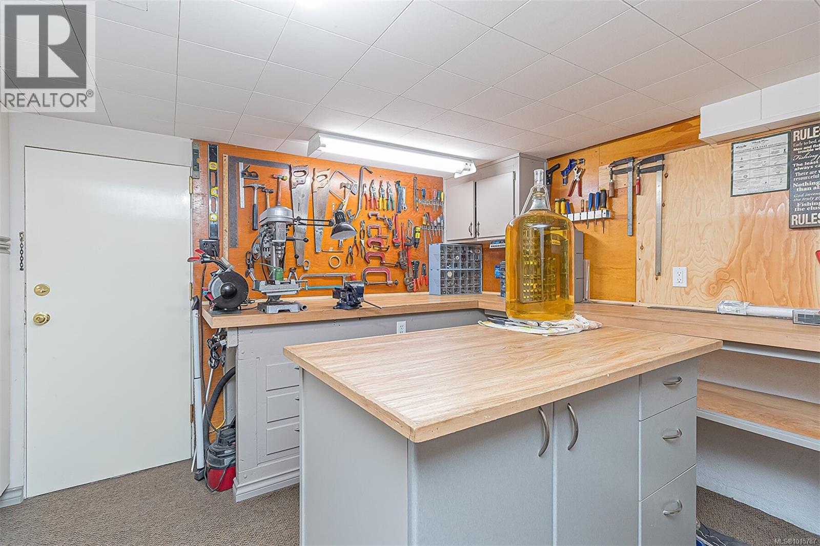  3572 Cedar Hill Road, Saanich