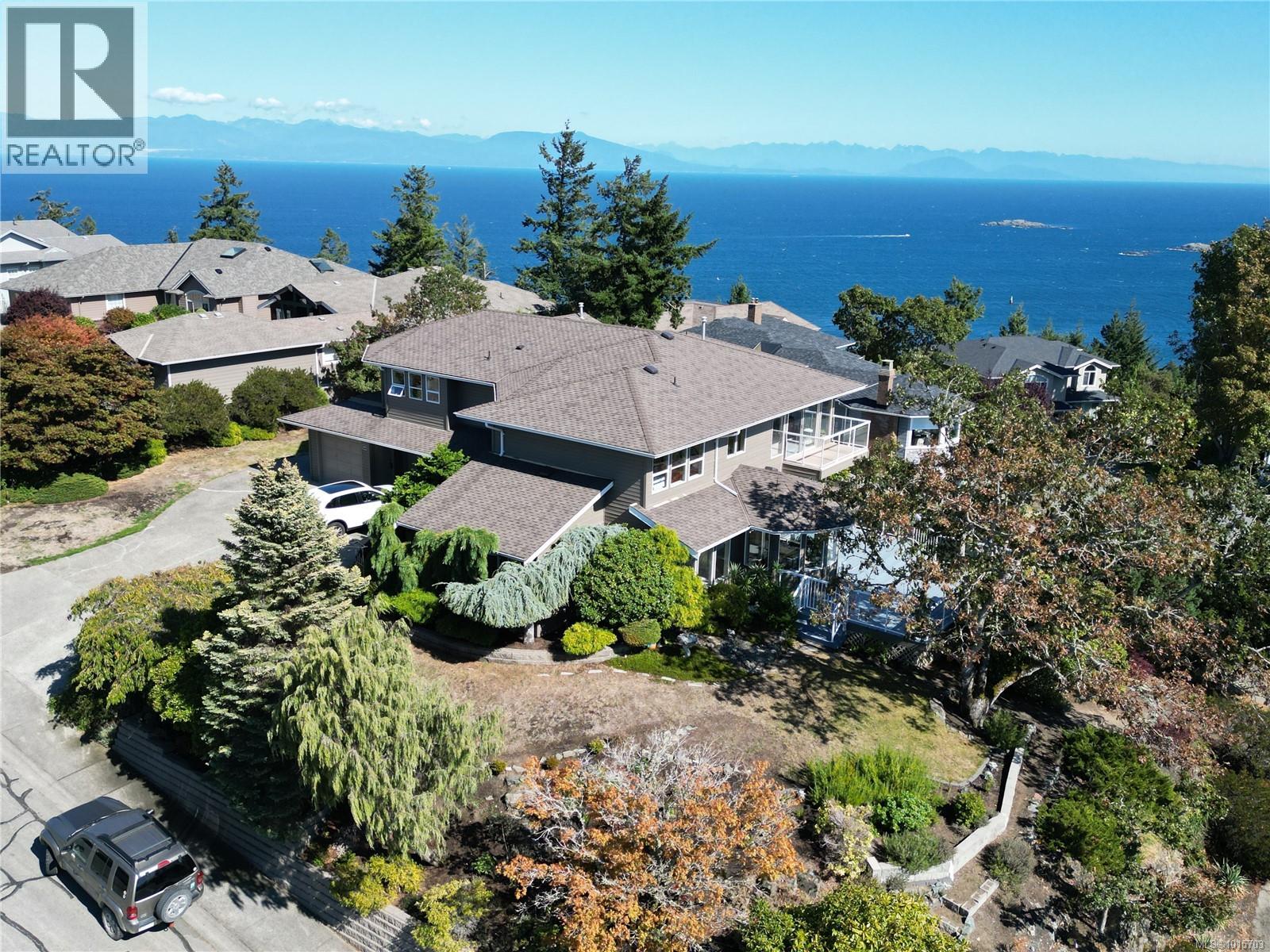 3689 Glen Oaks Dr, Nanaimo