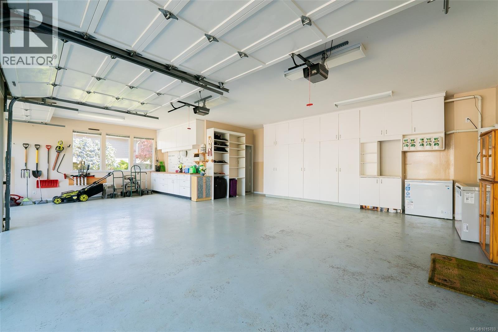 3689 Glen Oaks Dr, Nanaimo