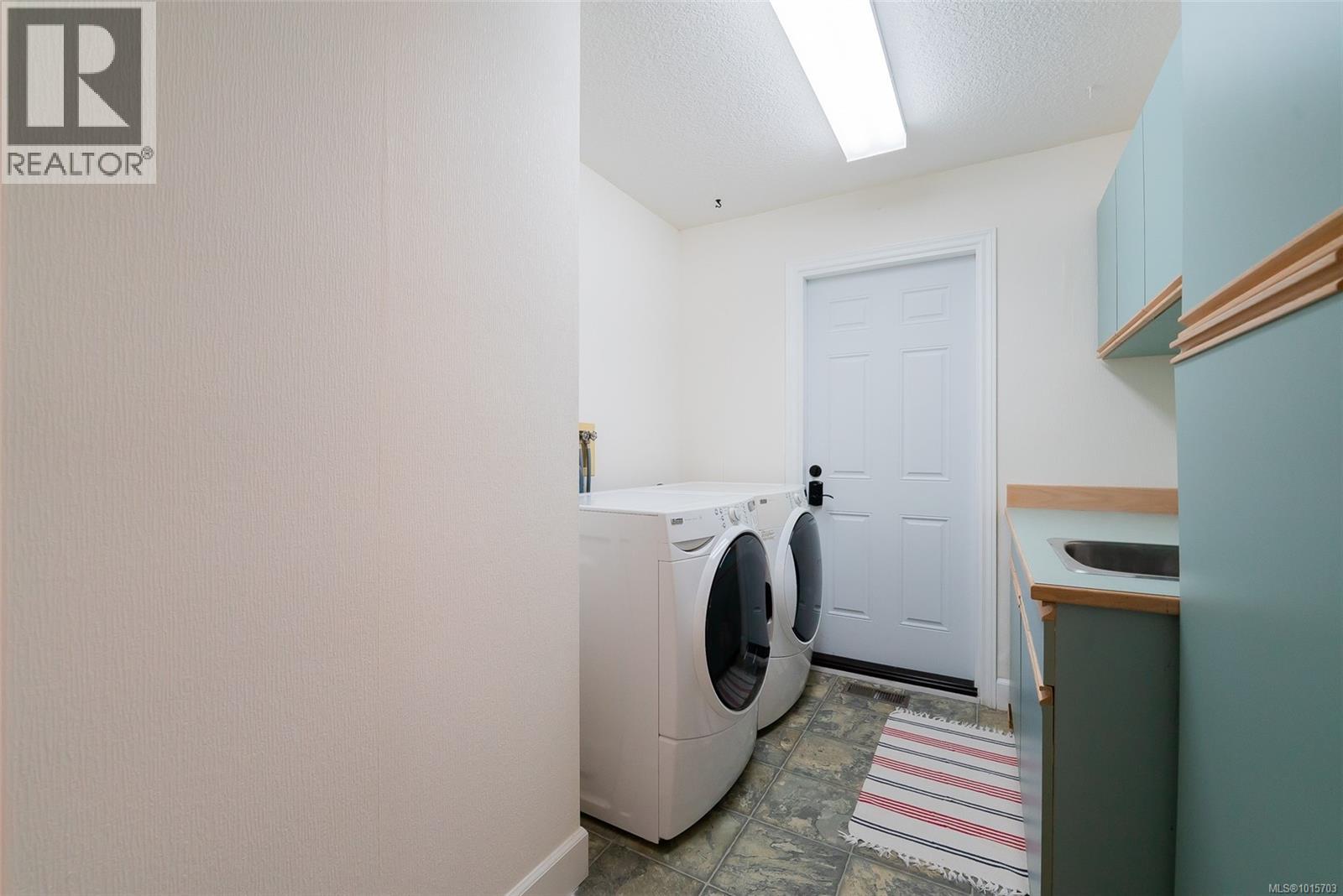 3689 Glen Oaks Dr, Nanaimo