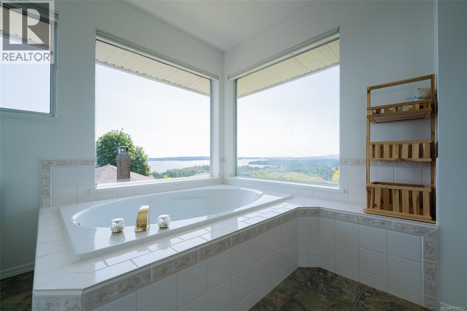 3689 Glen Oaks Dr, Nanaimo