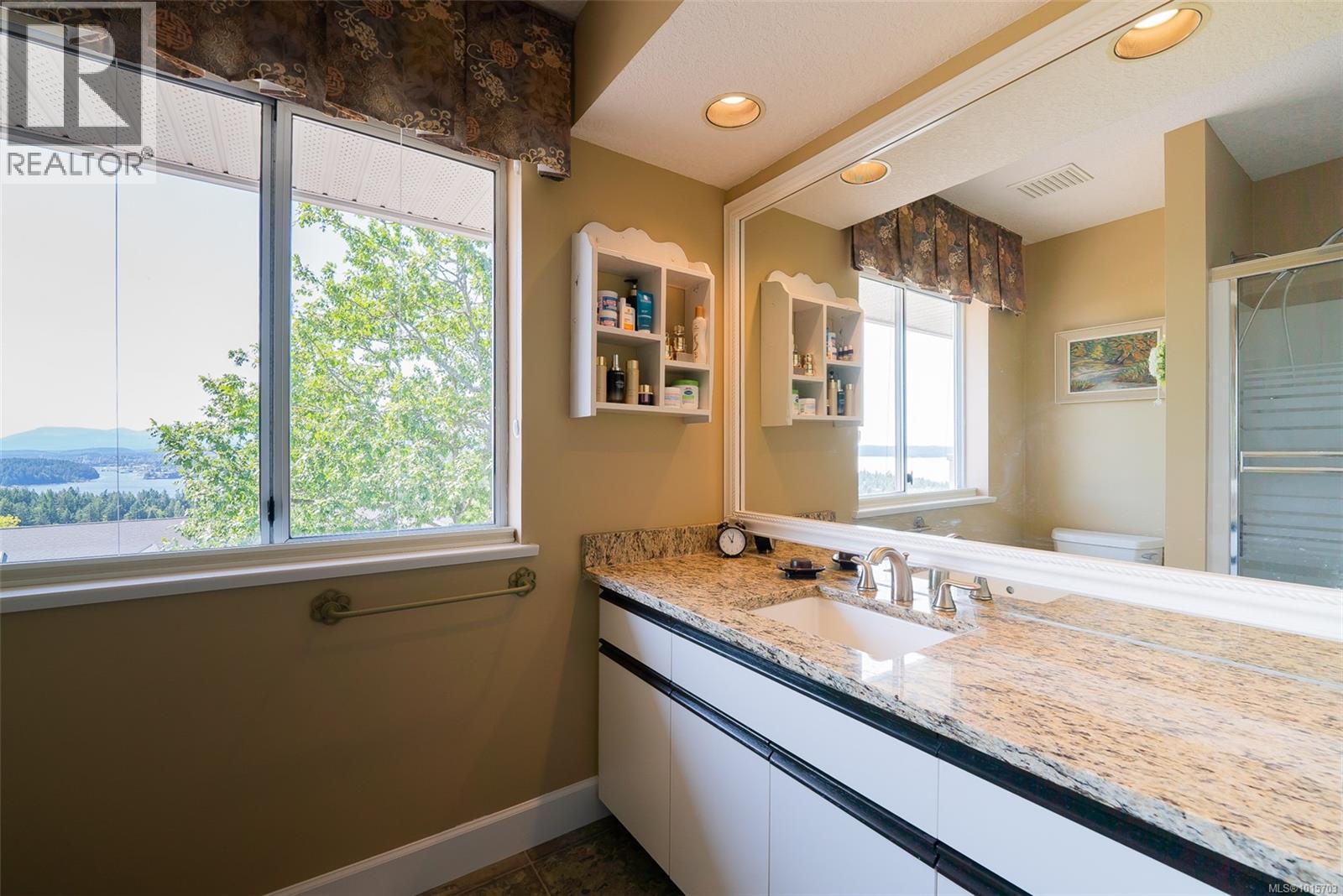 3689 Glen Oaks Dr, Nanaimo