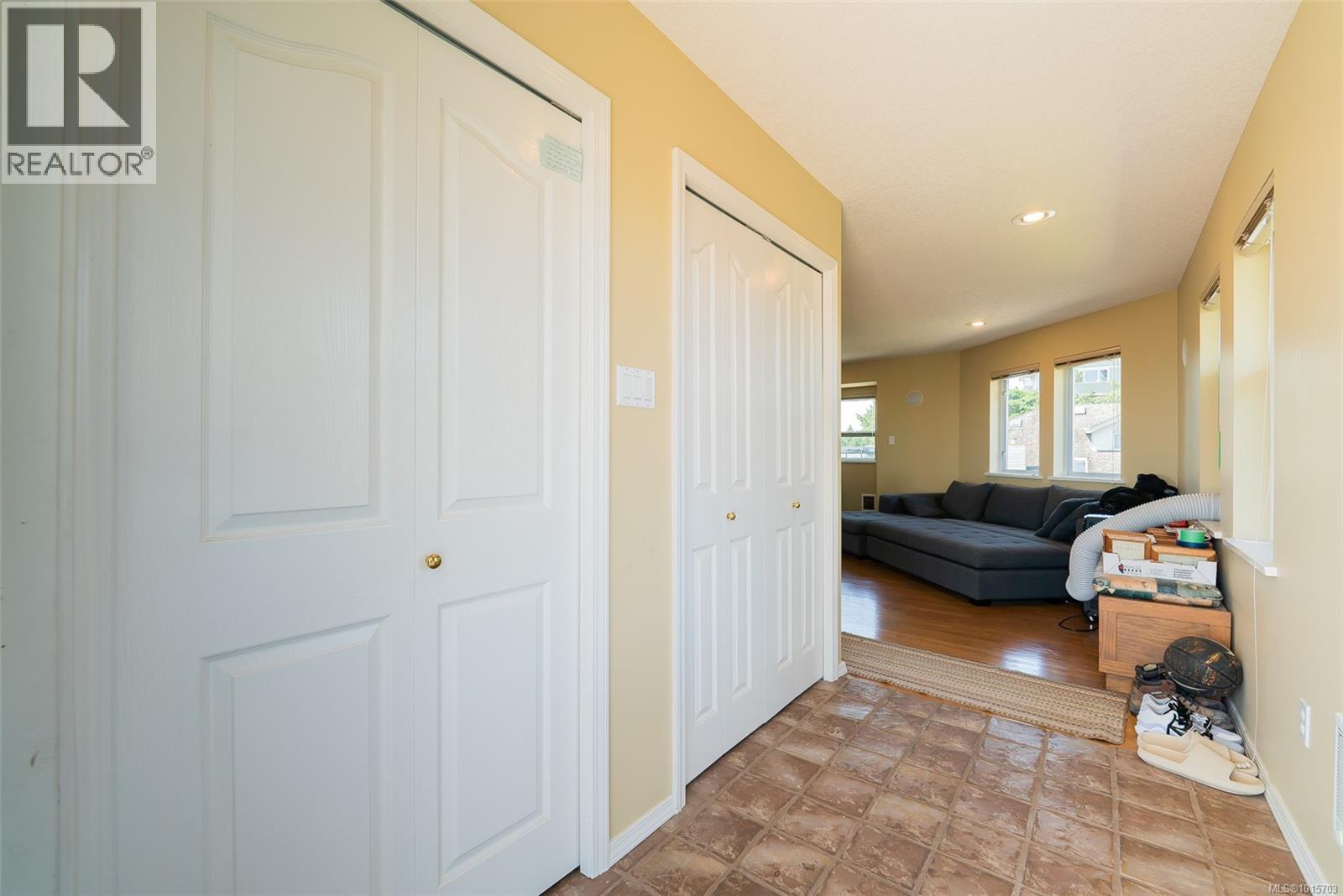 3689 Glen Oaks Dr, Nanaimo