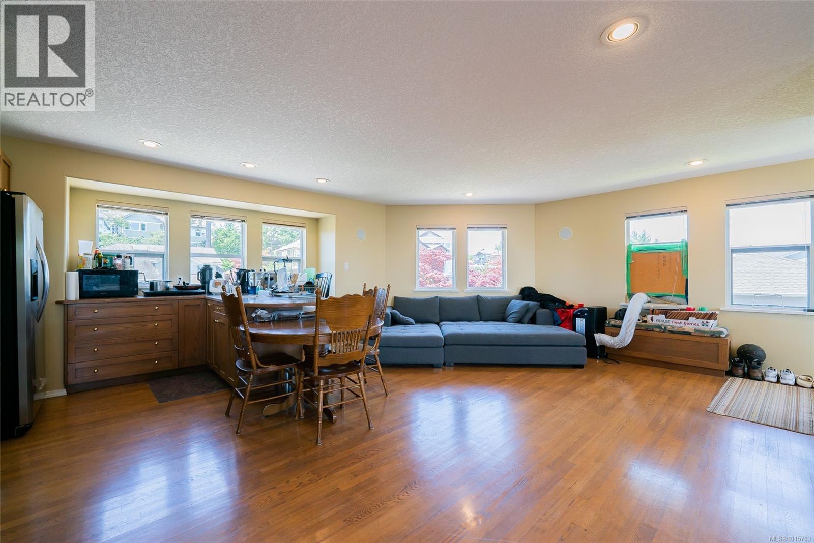 3689 Glen Oaks Dr, Nanaimo