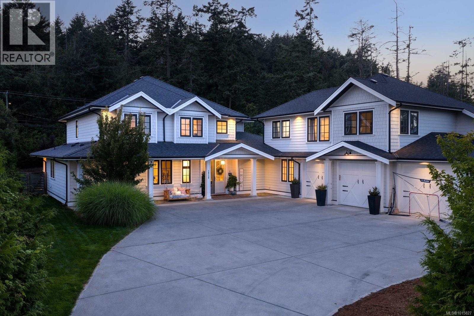  10730 Bayfield Road, North Saanich
