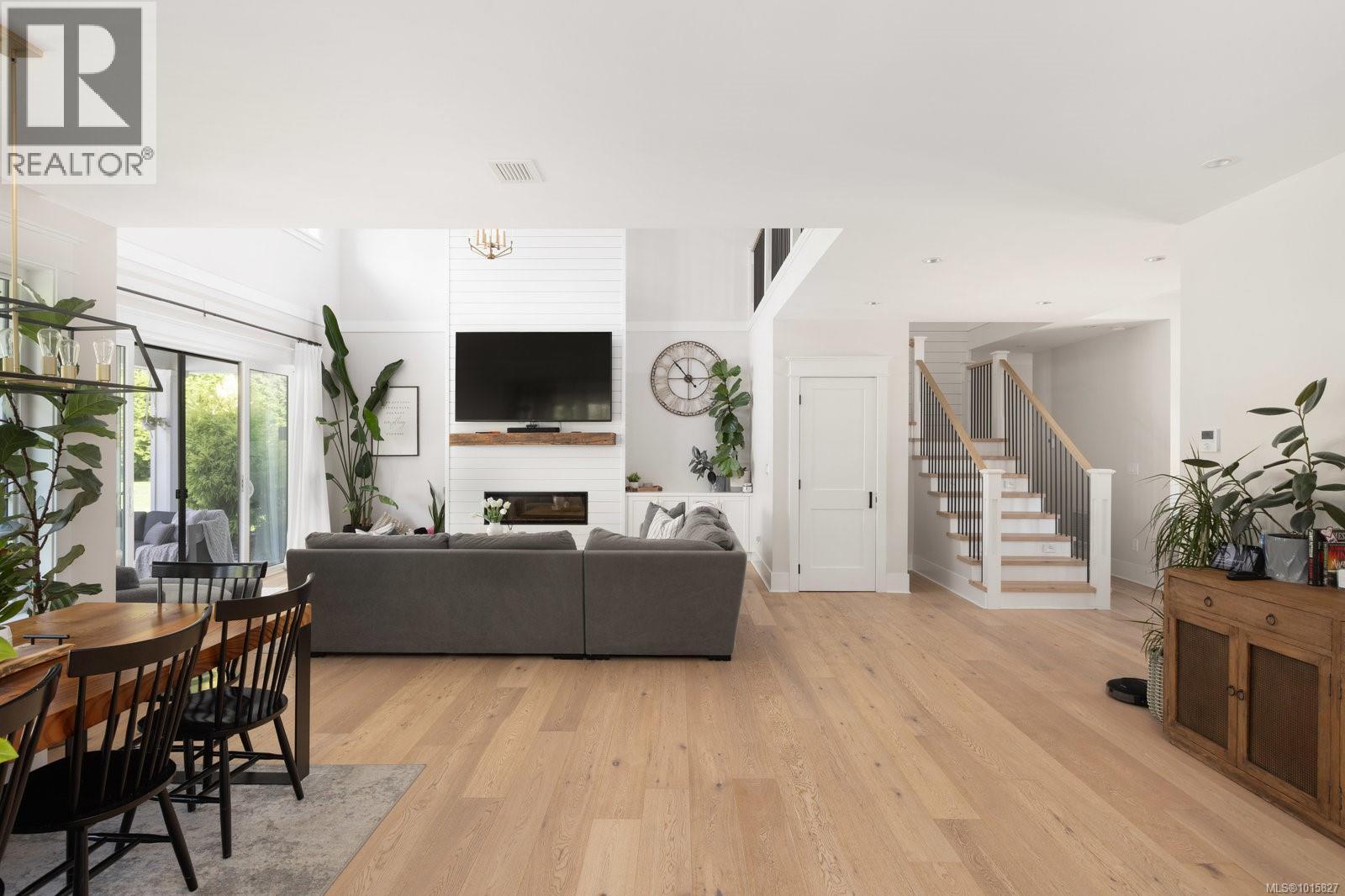 10730 Bayfield Road, North Saanich