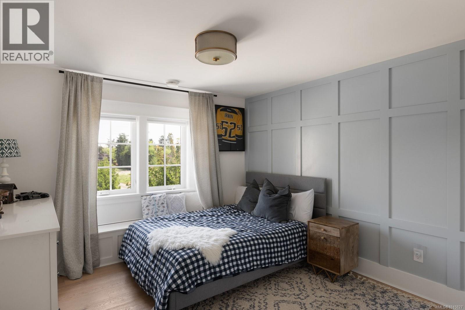  10730 Bayfield Road, North Saanich