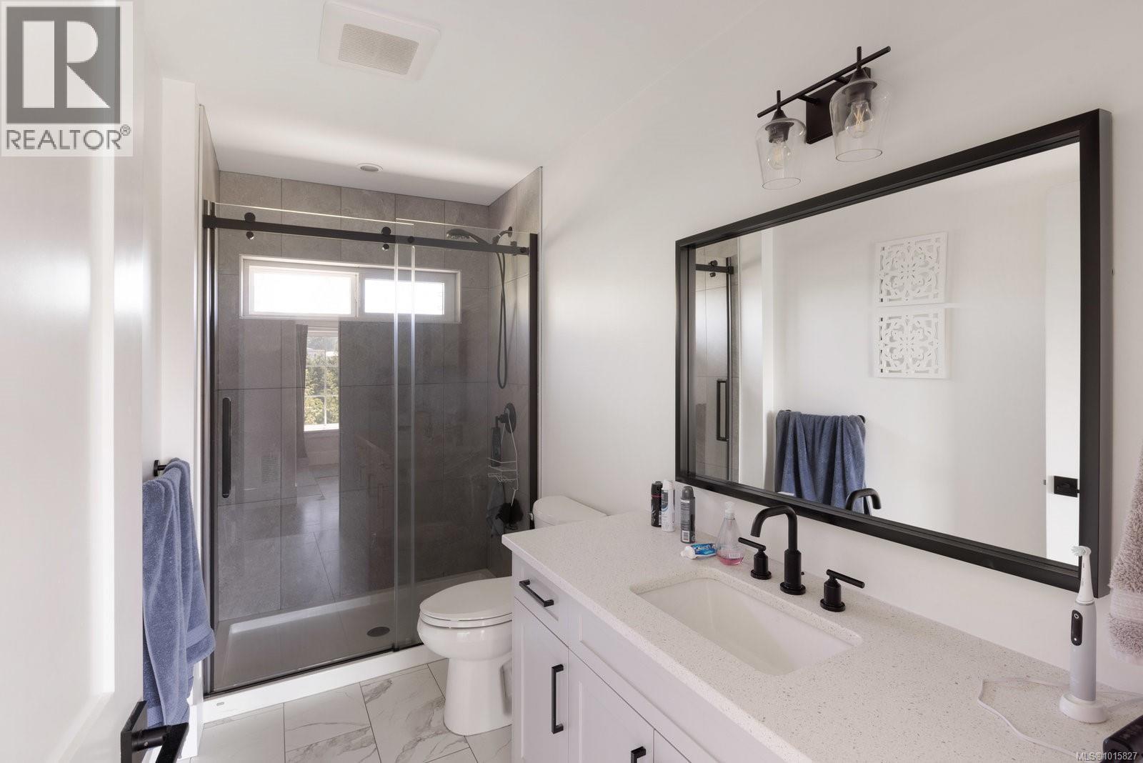  10730 Bayfield Road, North Saanich