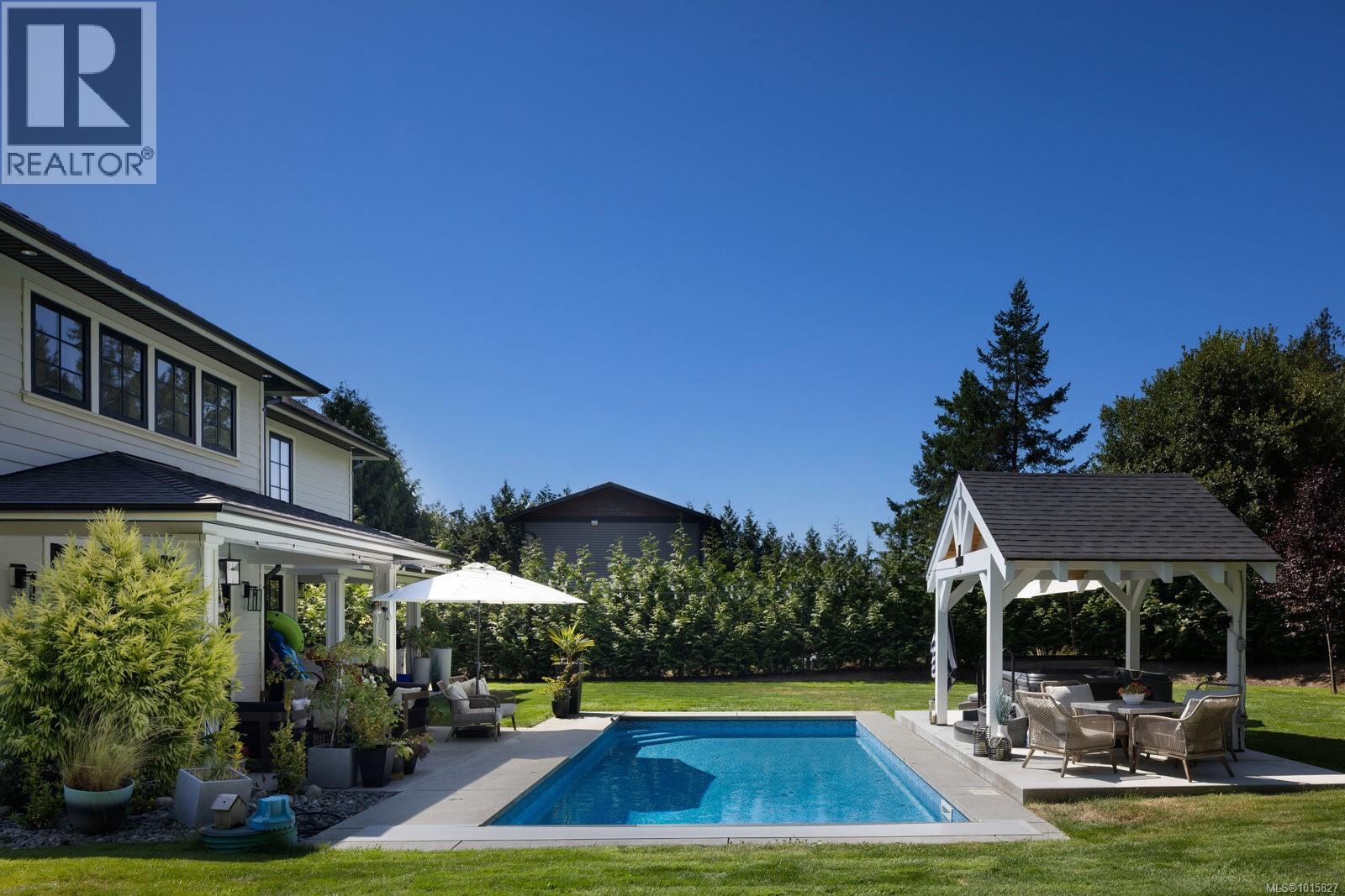  10730 Bayfield Road, North Saanich