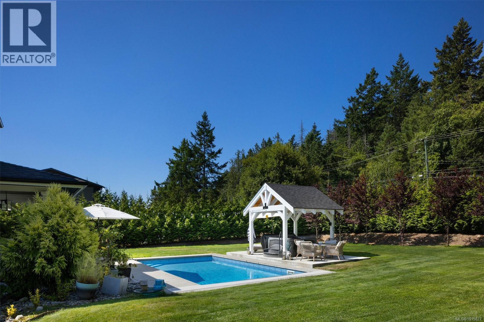  10730 Bayfield Road, North Saanich