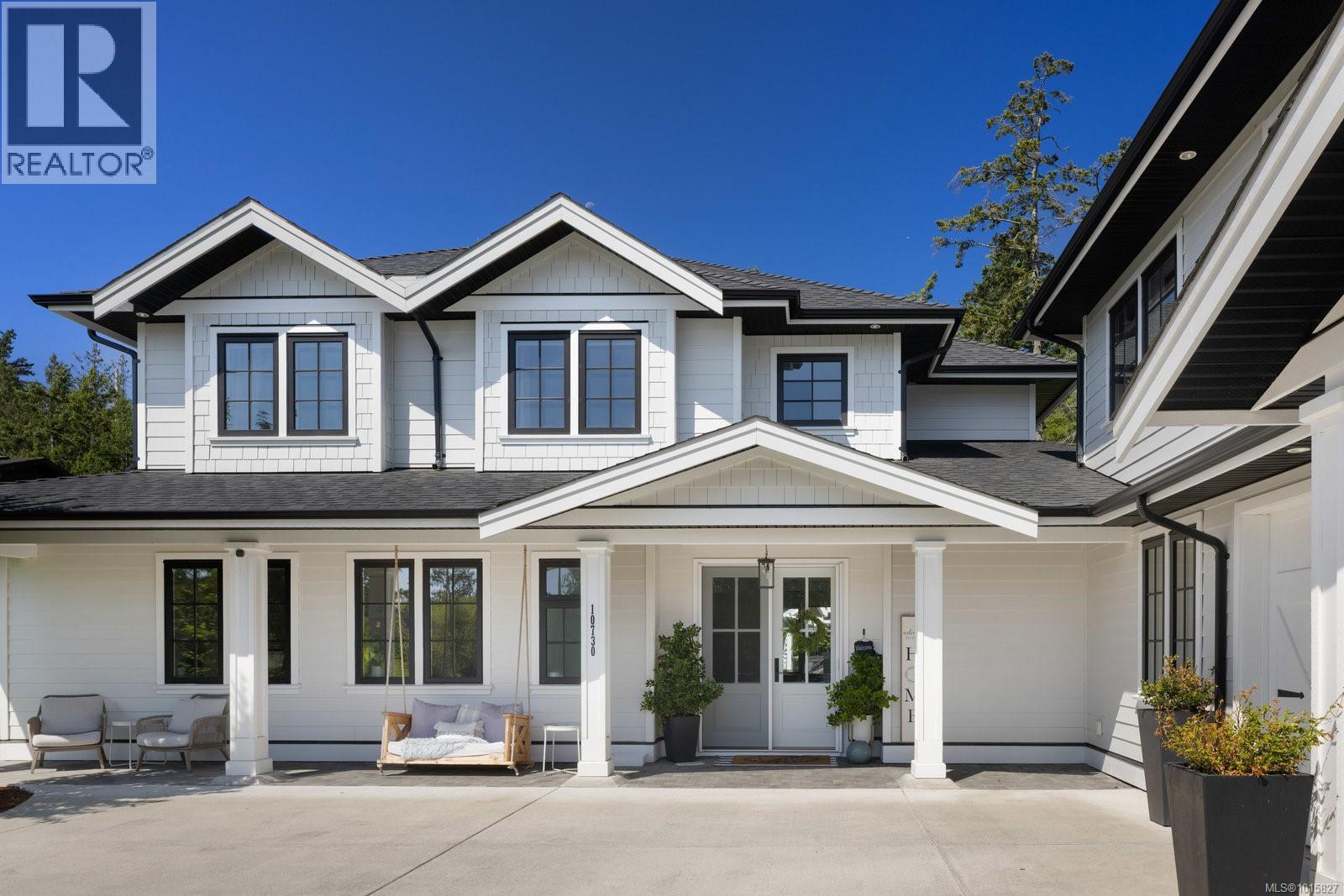  10730 Bayfield Road, North Saanich