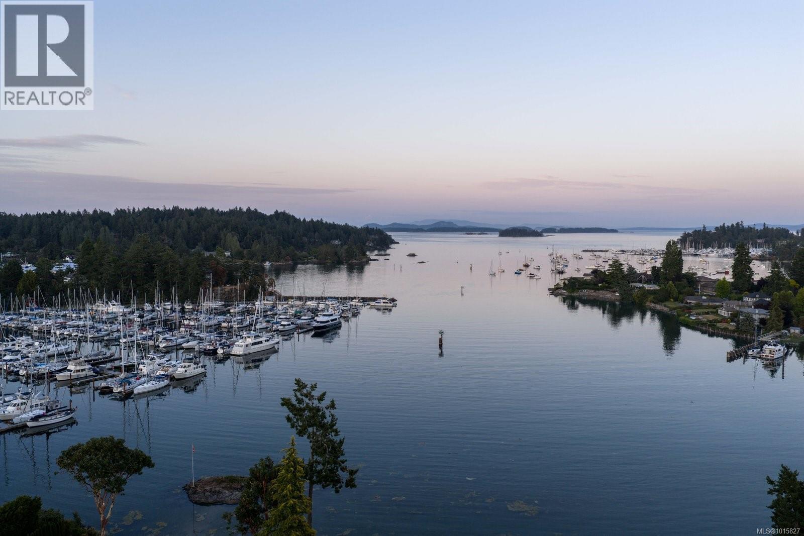  10730 Bayfield Road, North Saanich