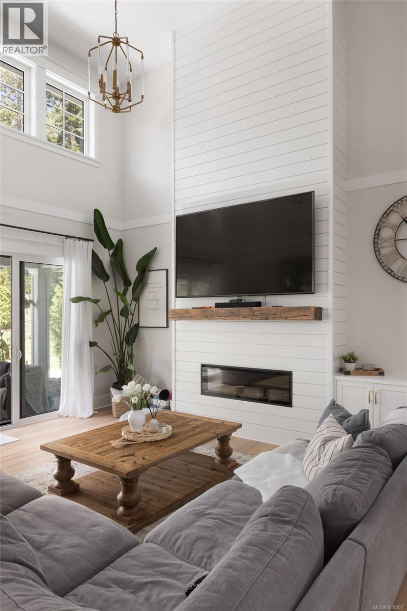  10730 Bayfield Road, North Saanich