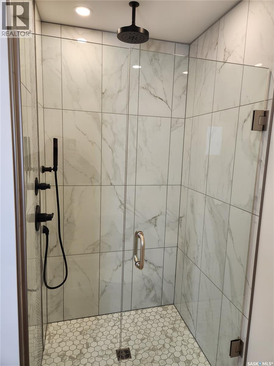 241 CARRIAGE DRIVE - 15