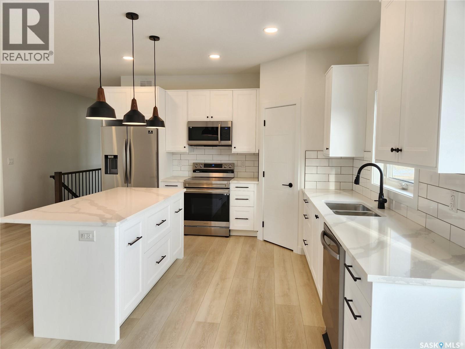 241 CARRIAGE DRIVE - 8