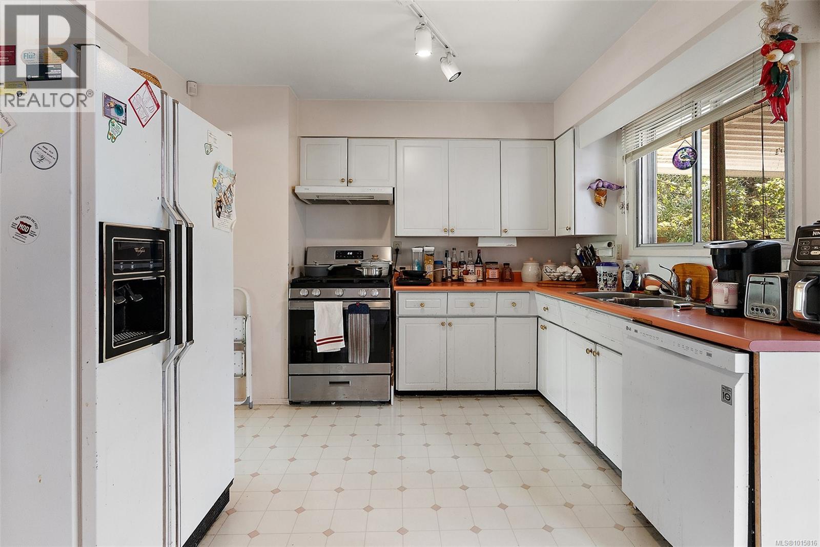 2321 Marlene Dr, Colwood
