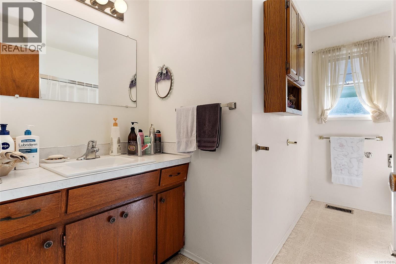 2321 Marlene Dr, Colwood