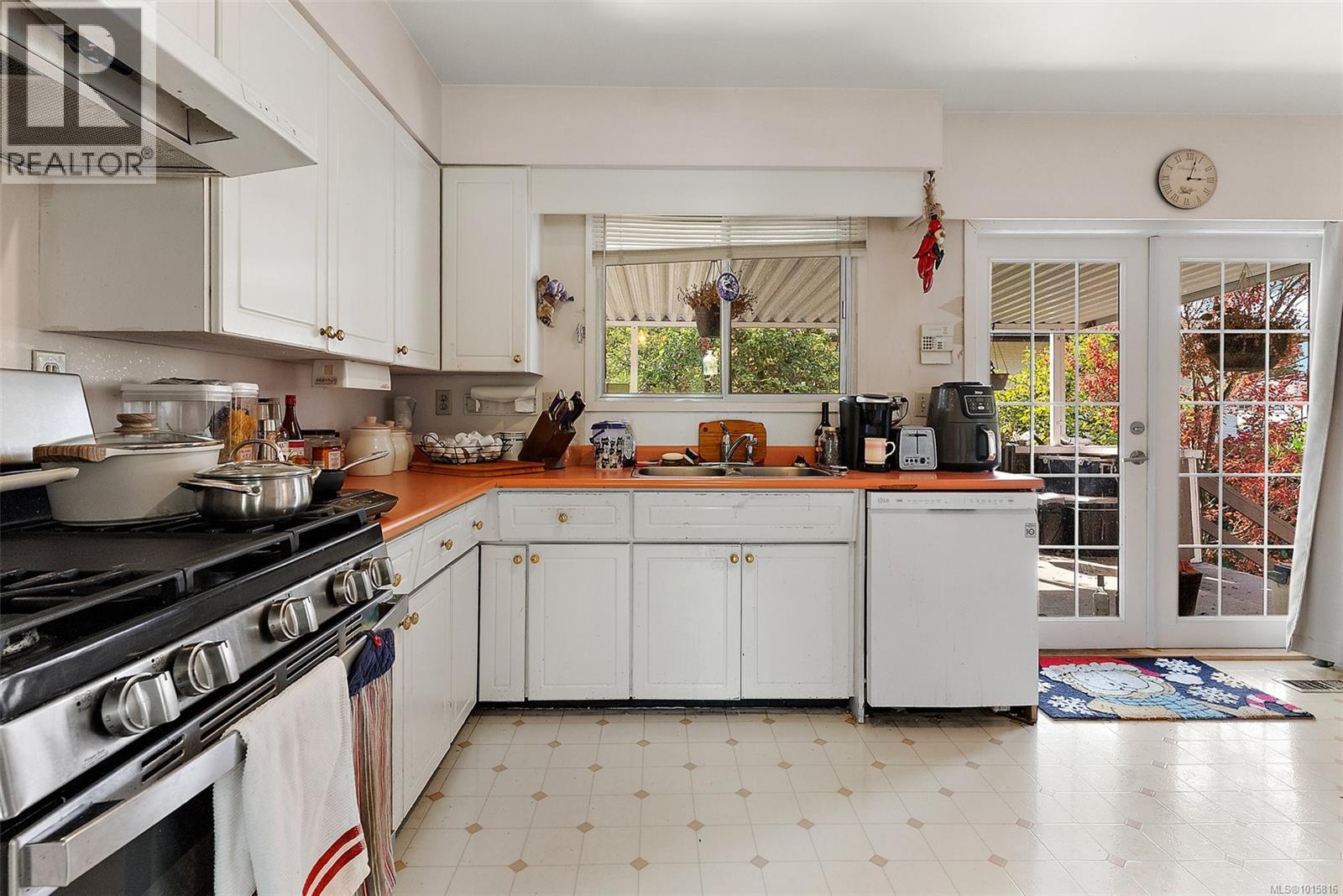 2321 Marlene Dr, Colwood