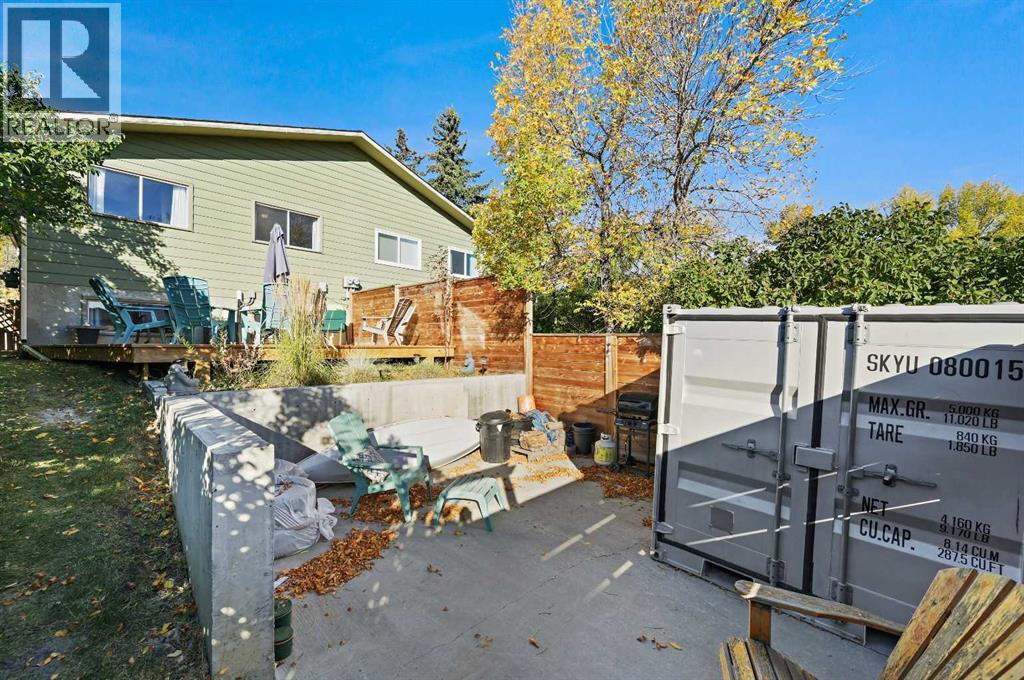 Single Family House Bi-level for Sale in  Berwick Rise NW Beddington Heights Calgary 