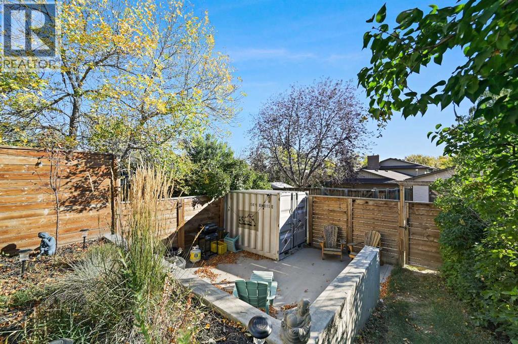 Single Family House Bi-level for Sale in  Berwick Rise NW Beddington Heights Calgary 